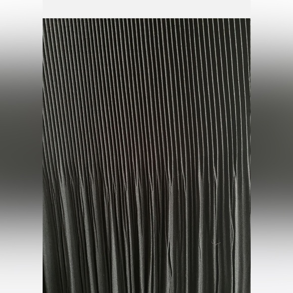 MICHAEL Michael Kors Short Sleeve Pleated / Plisse Dress Black Flowy Dress Small - Picture 5 of 7